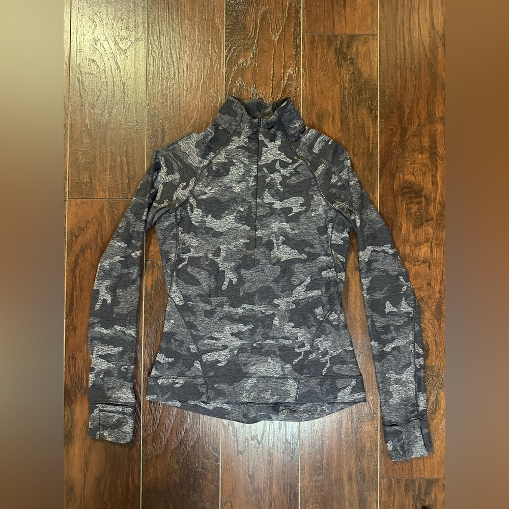 Lululemon Outrun the Elements 1/2 Zip Size 6 Incognito Camo HTR Black